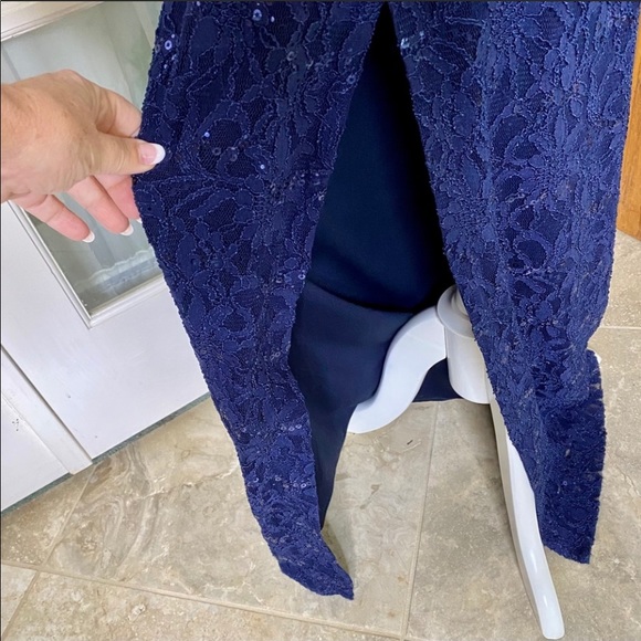🆕 Gorgeous Navy Sequined Gown - Picture 7 of 14